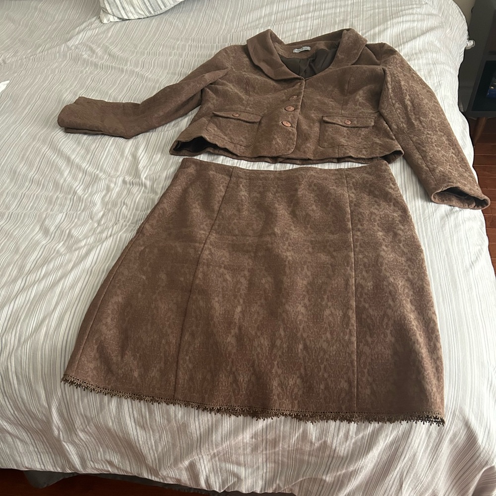 Vintage Mac & Jac suit jacket and skirt - cutest details. Timeless!